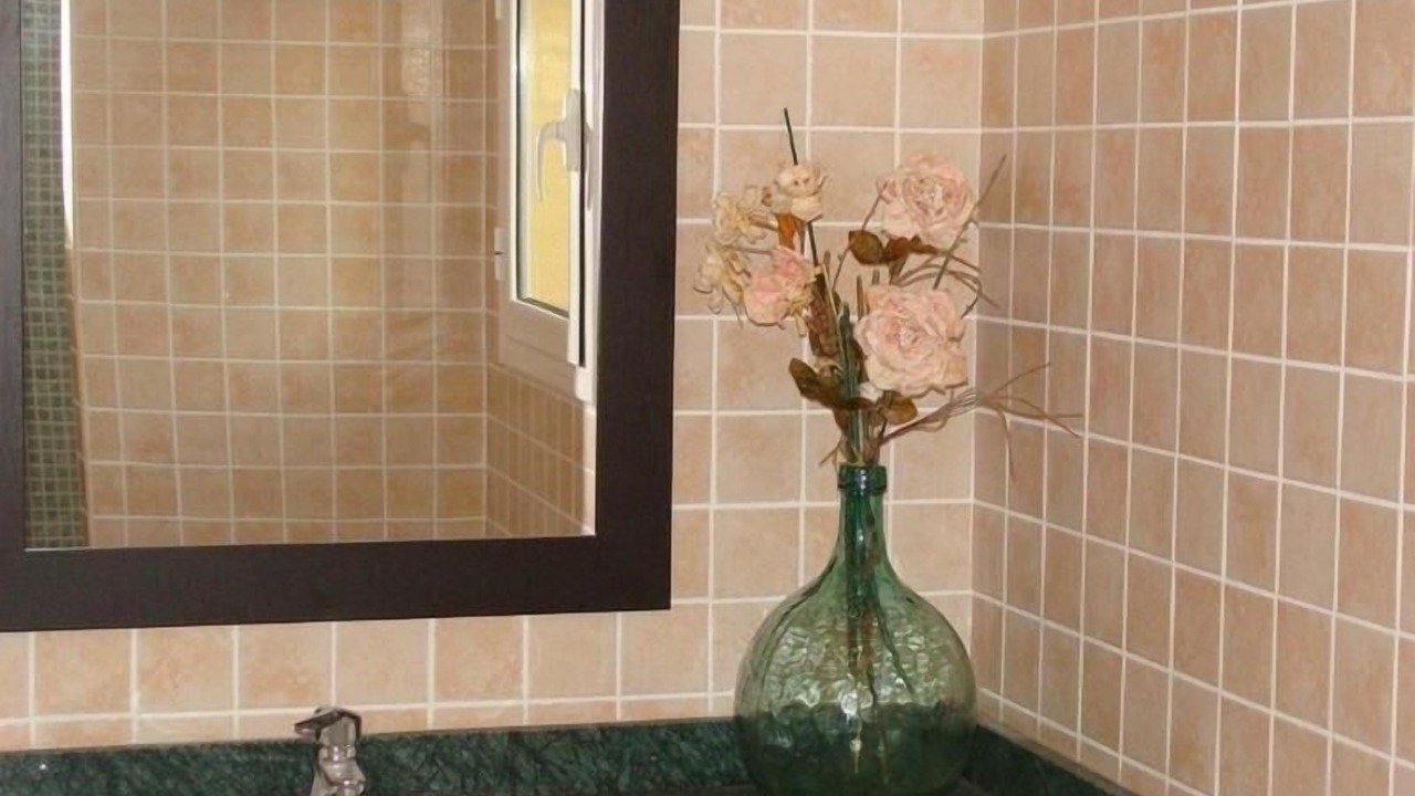 Photo of Bathroom in Alcover