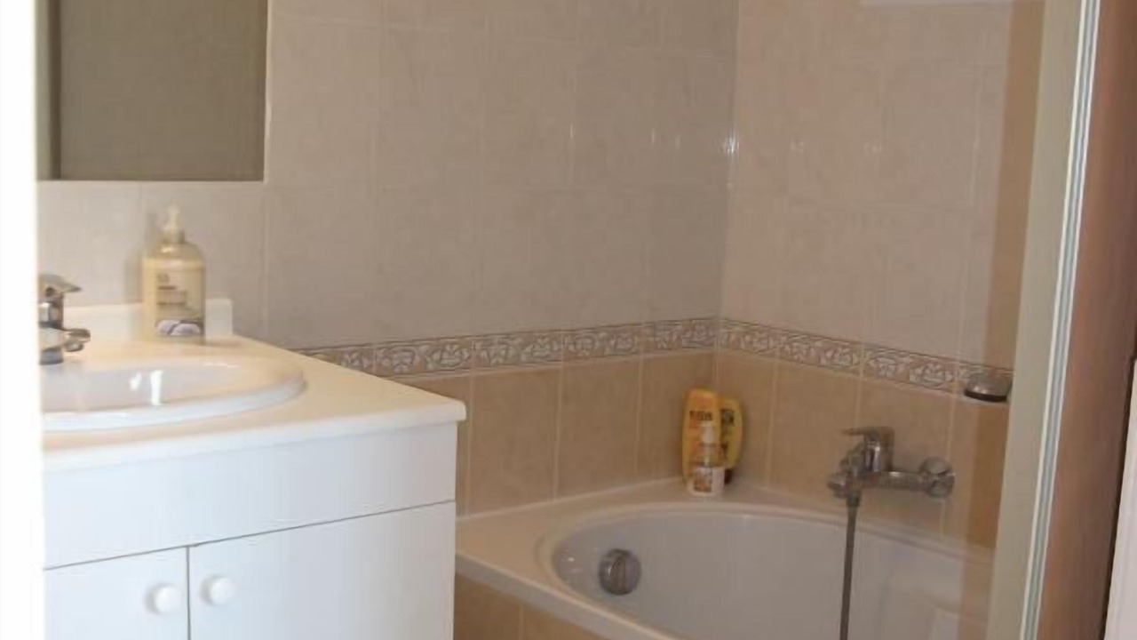 Photo of Bathroom in Peissonnel