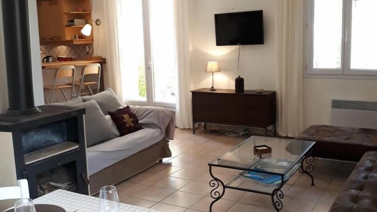 Photo of Livingroom in Peissonnel