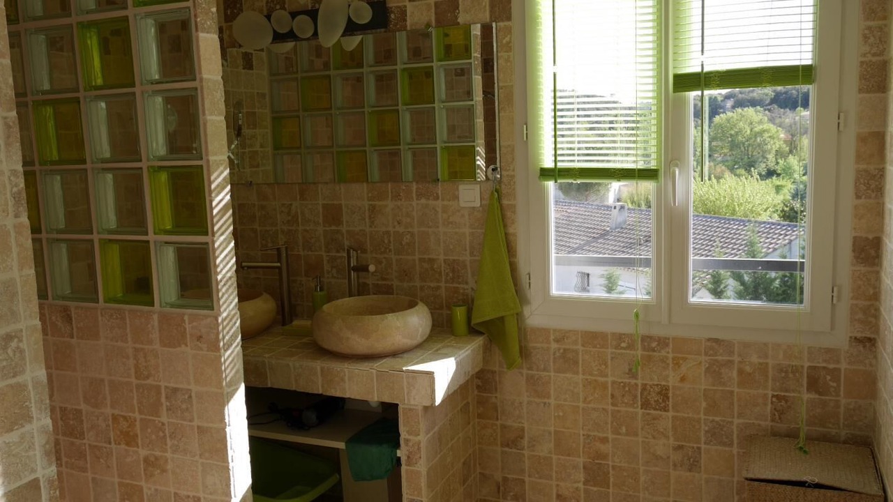 Photo of Bathroom in Brue-Auriac