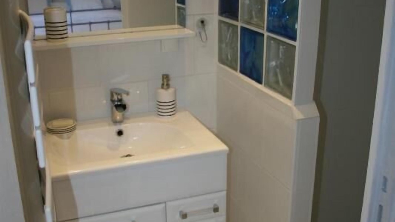 Photo of Bathroom in Brue-Auriac