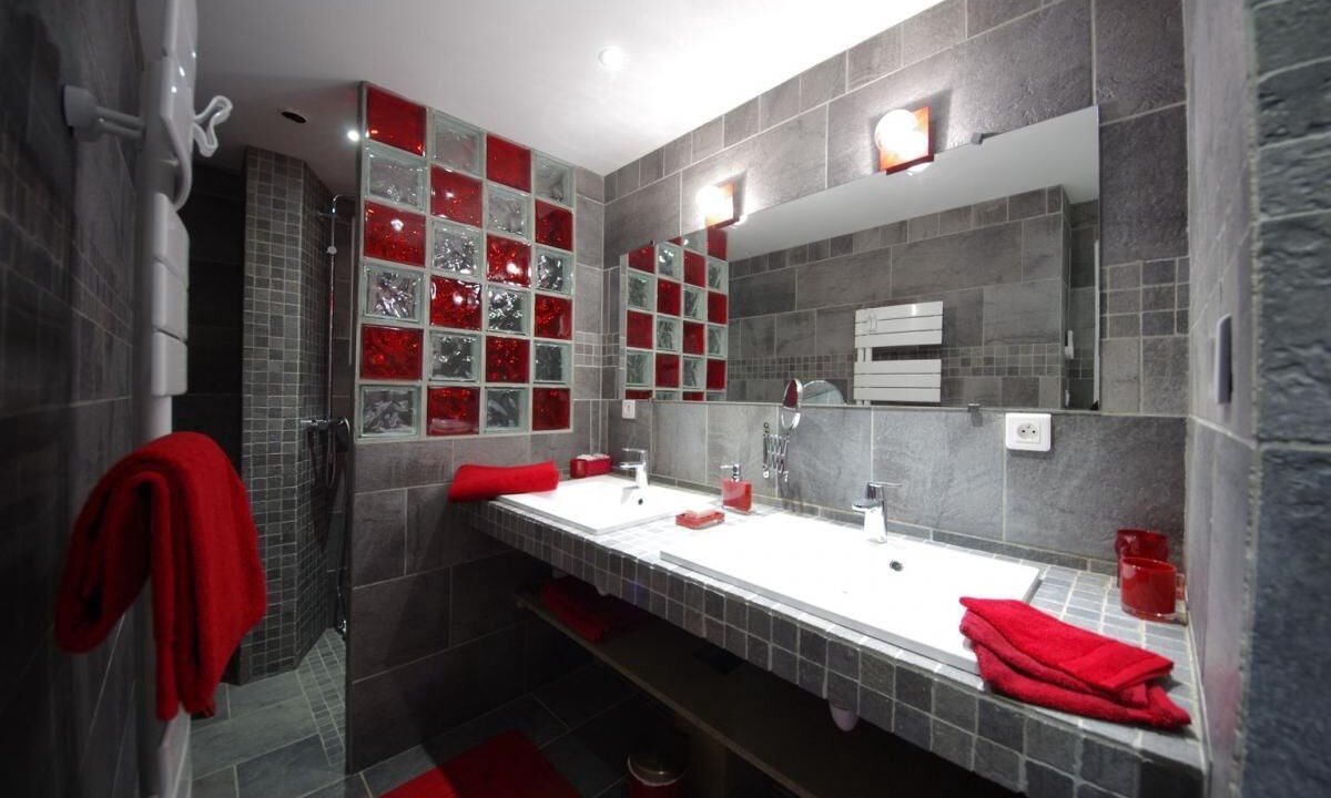 Photo of Bathroom in Brue-Auriac