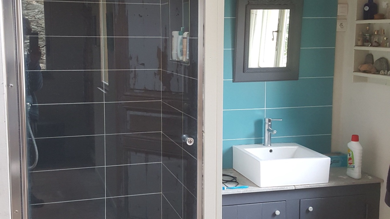 Photo of Bathroom in Cabrerolles