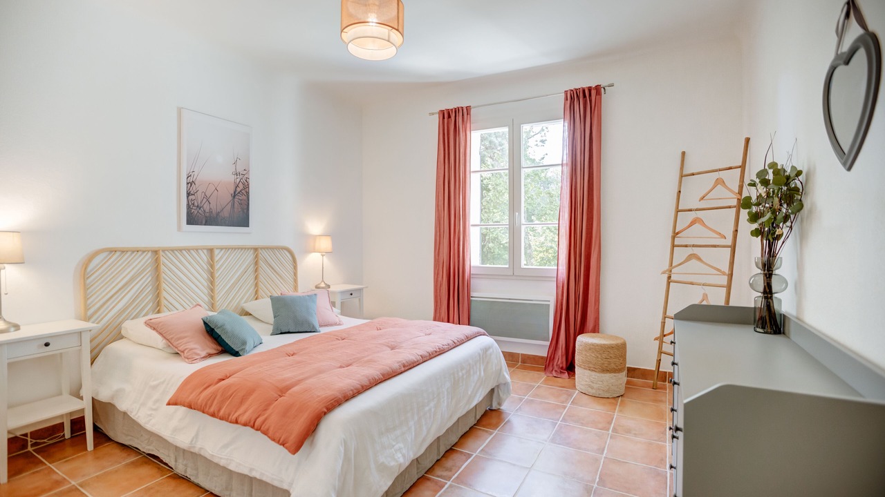Photo of Bedroom in Pont-Saint-Esprit