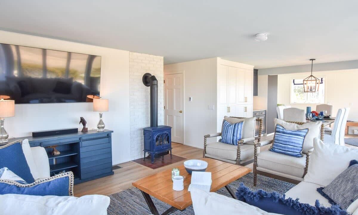 Photo of Livingroom in North Eastham
