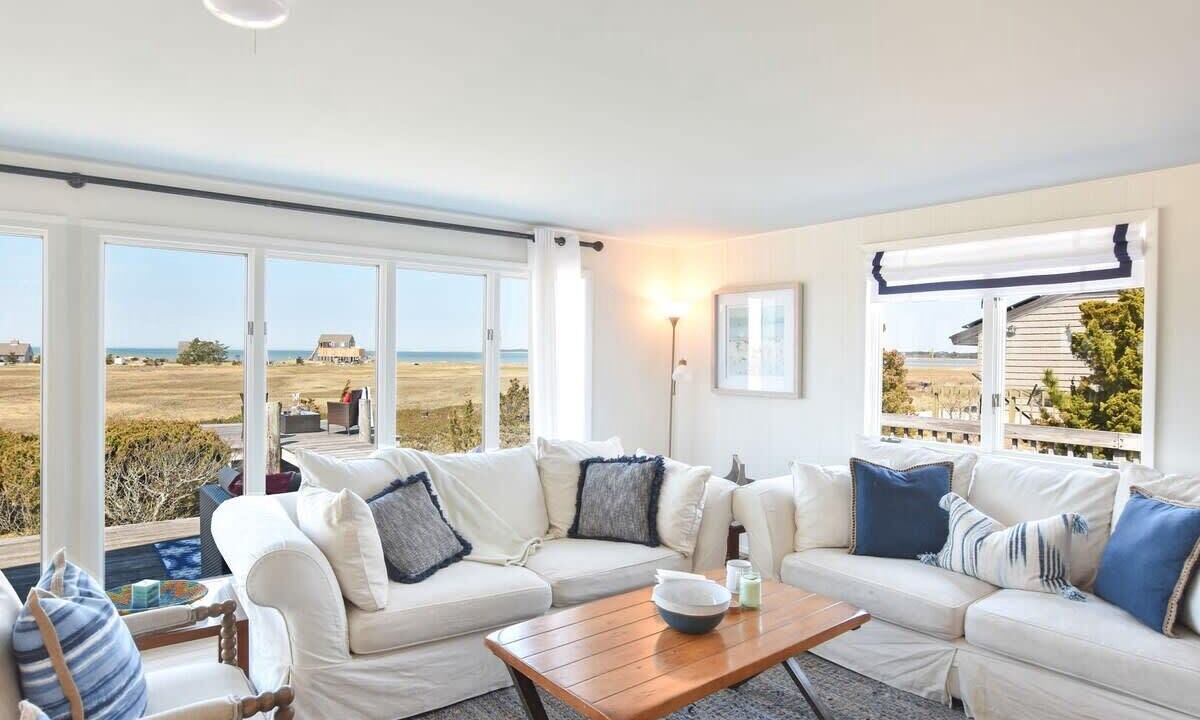 Photo of Livingroom in North Eastham