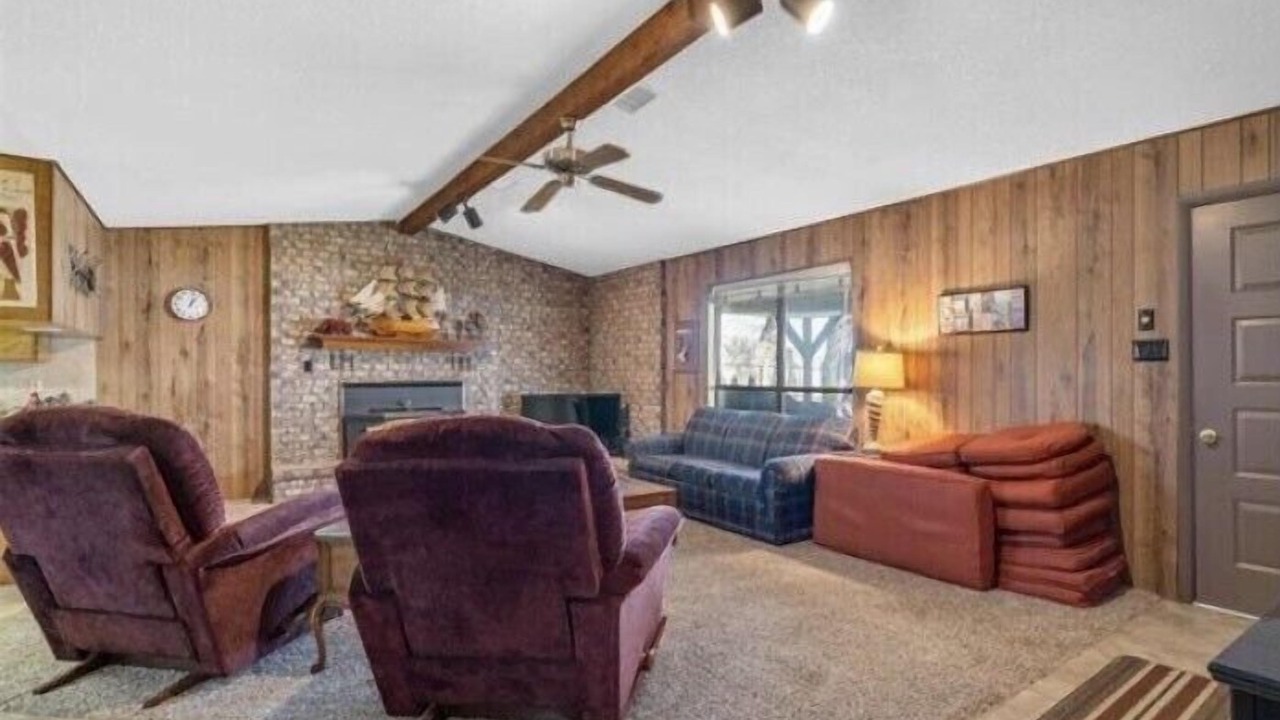 Photo of Livingroom in Lake Brownwood