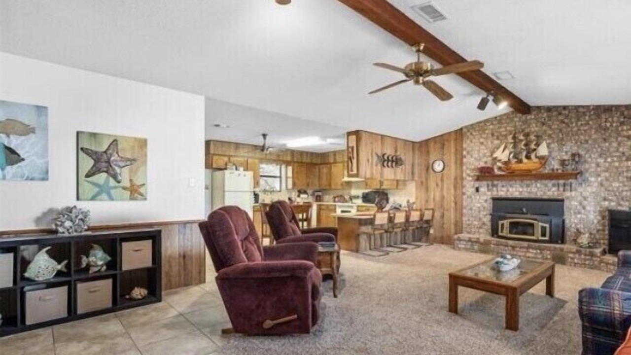 Photo of Livingroom in Lake Brownwood