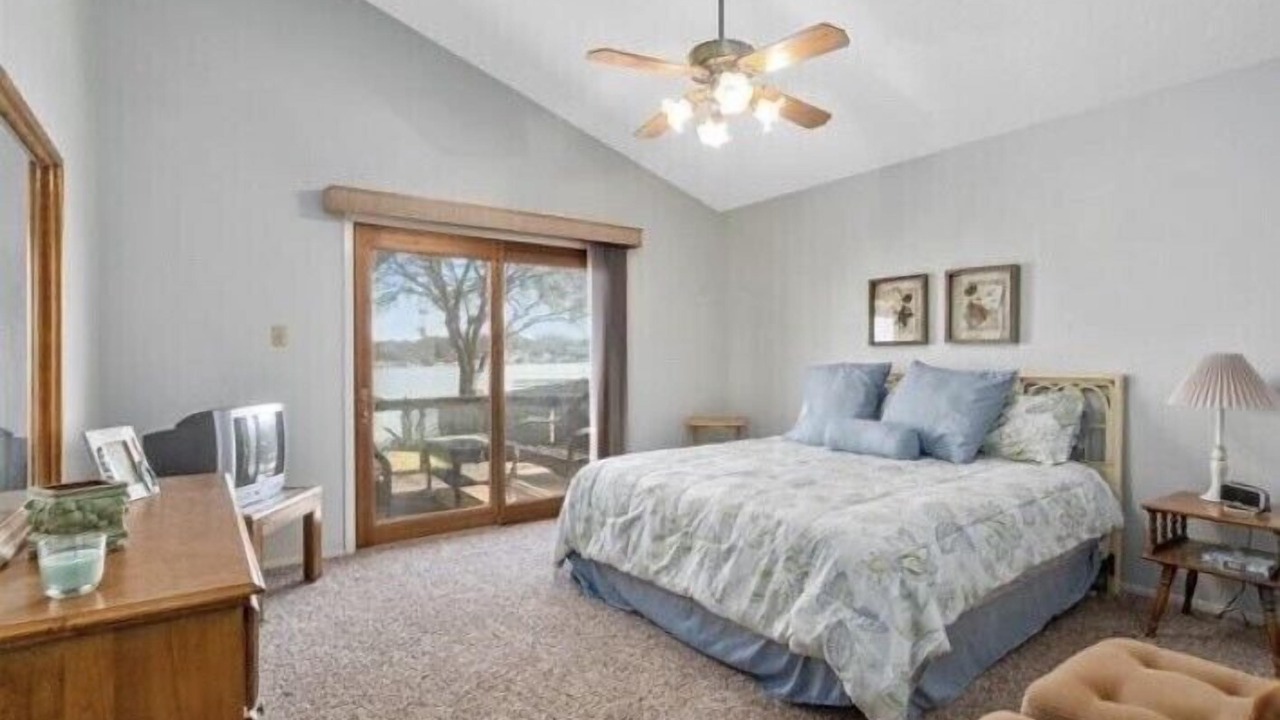 Photo of Bedroom in Lake Brownwood