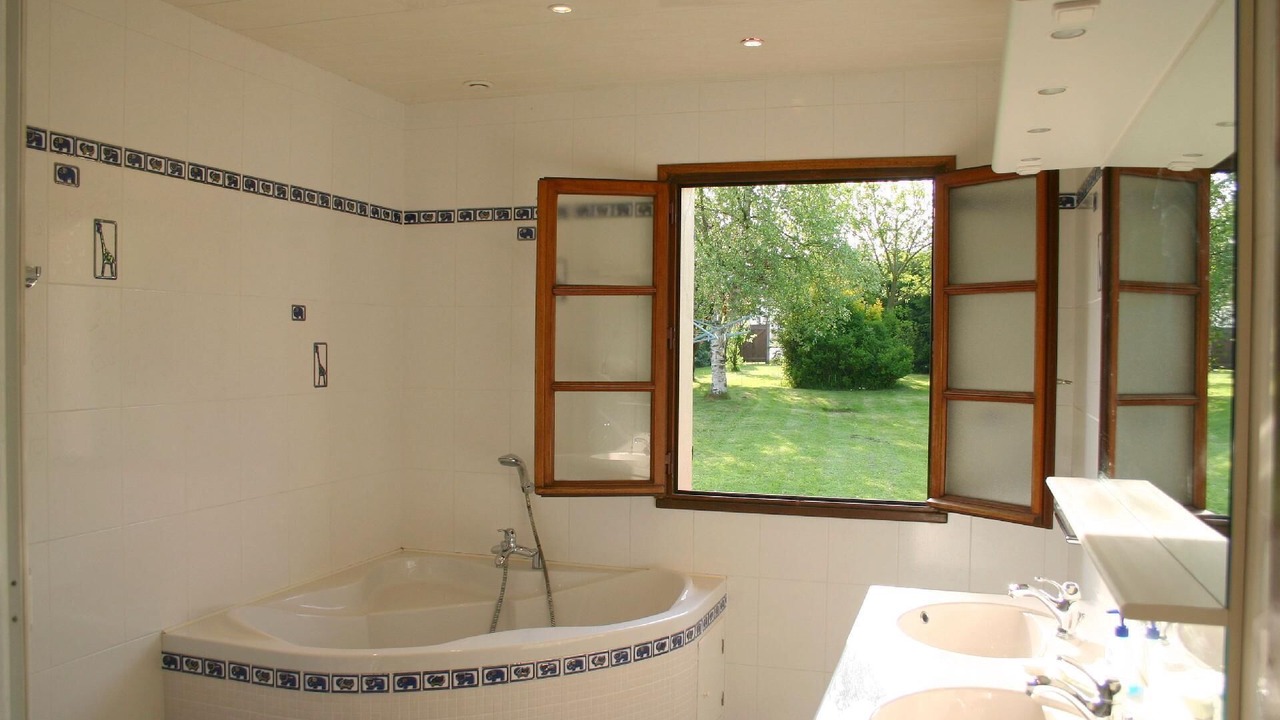 Photo of Bathroom in Saint-Josse