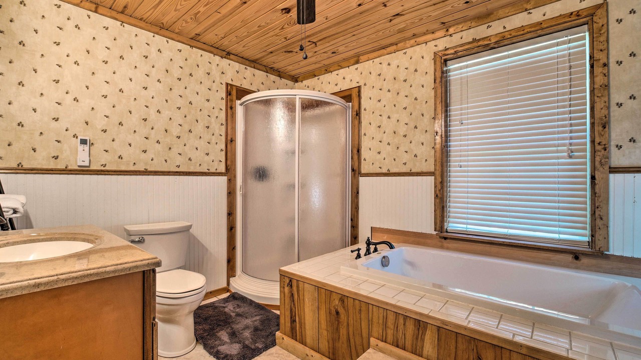 Photo of Bathroom in Woodville