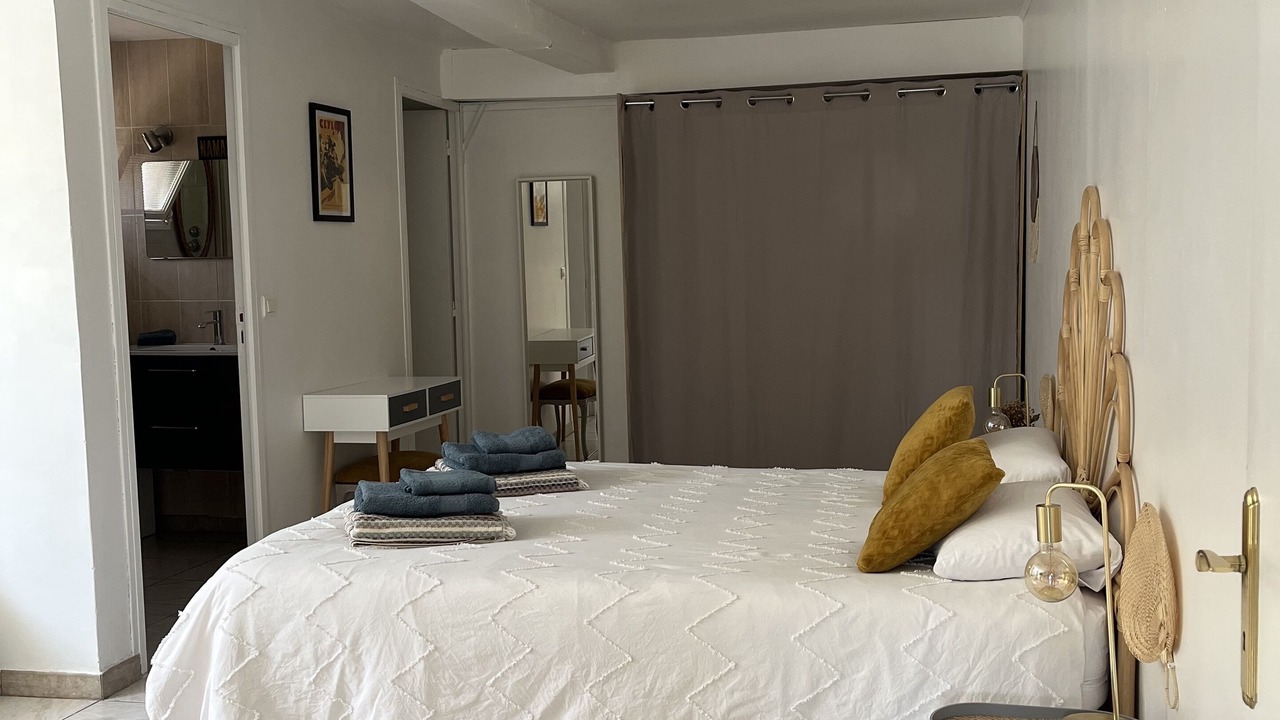 Photo of Bedroom in Cabries