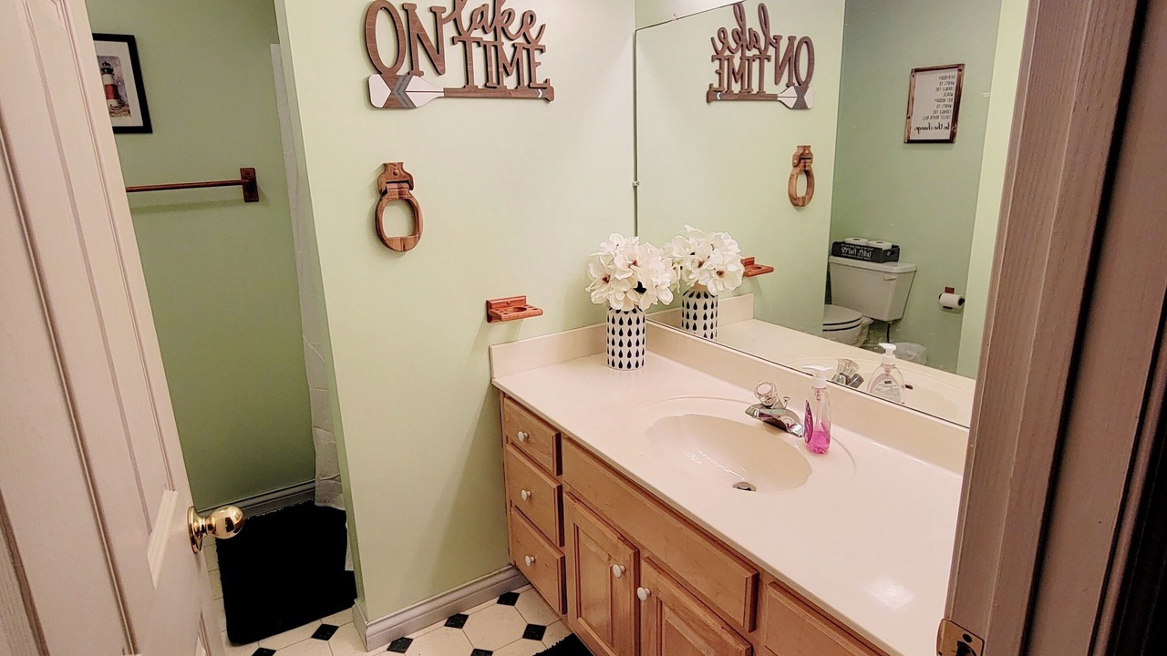 Photo of Bathroom in Byrdstown
