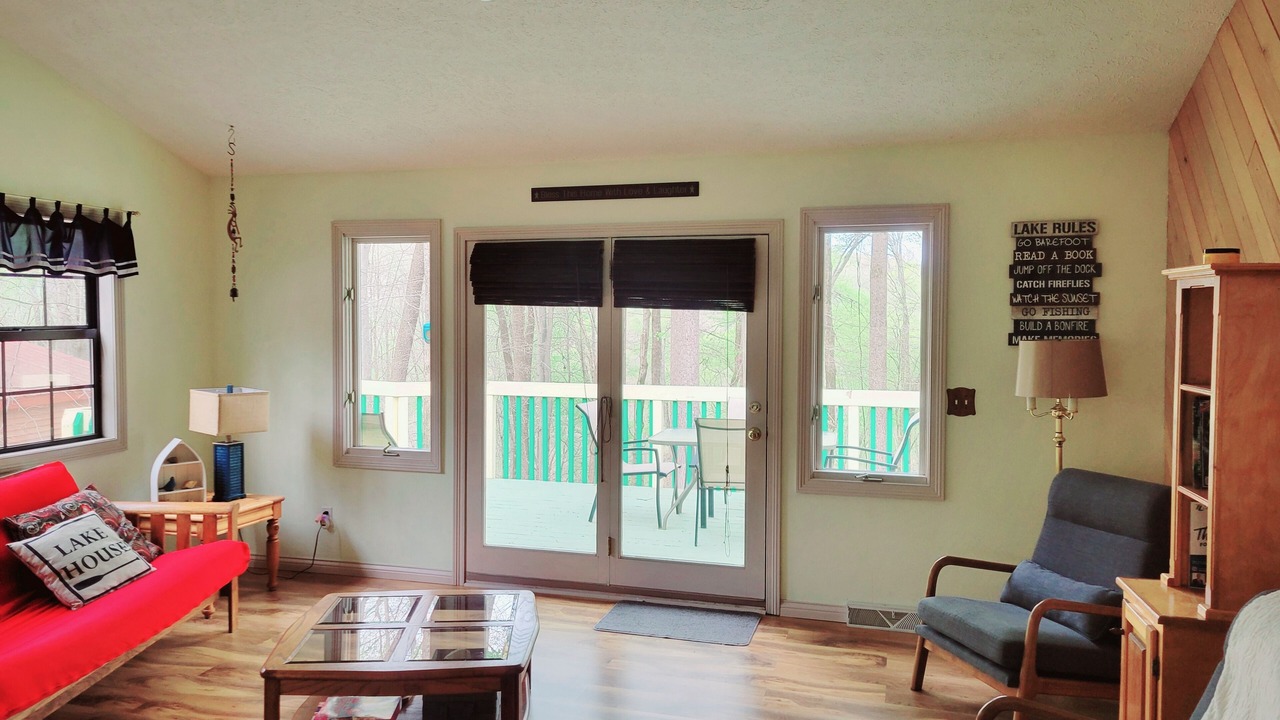 Photo of Livingroom in Byrdstown