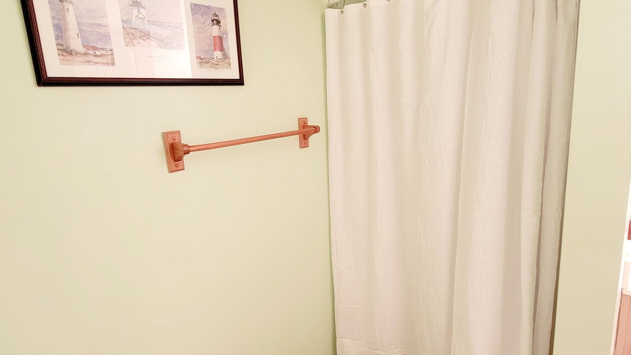 Photo of Bathroom in Byrdstown