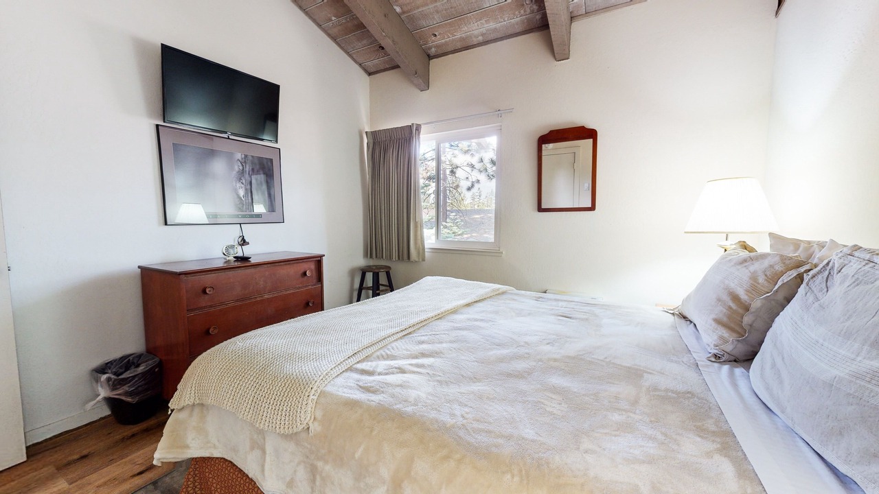 Photo of Bedroom in Mammoth Lakes