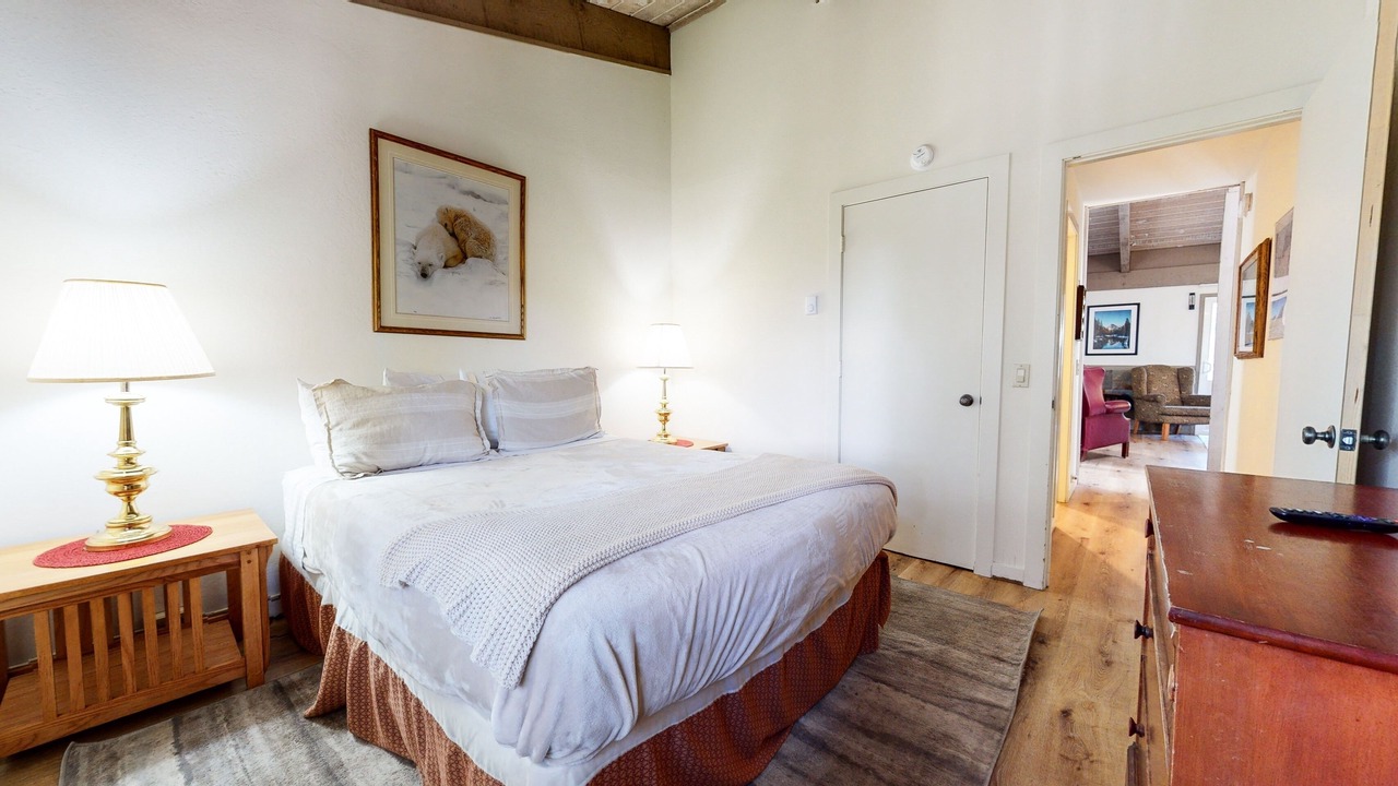 Photo of Bedroom in Mammoth Lakes
