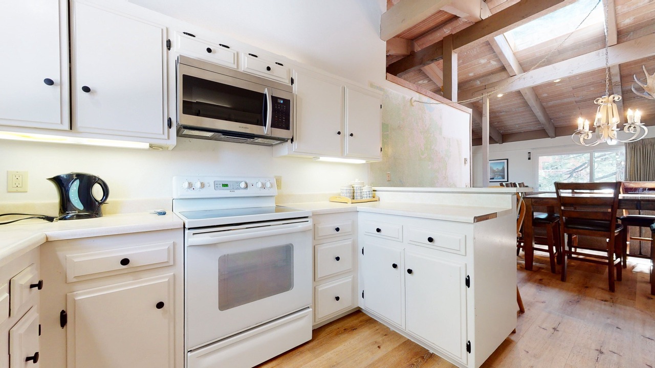 Photo of Kitchen in Mammoth Lakes