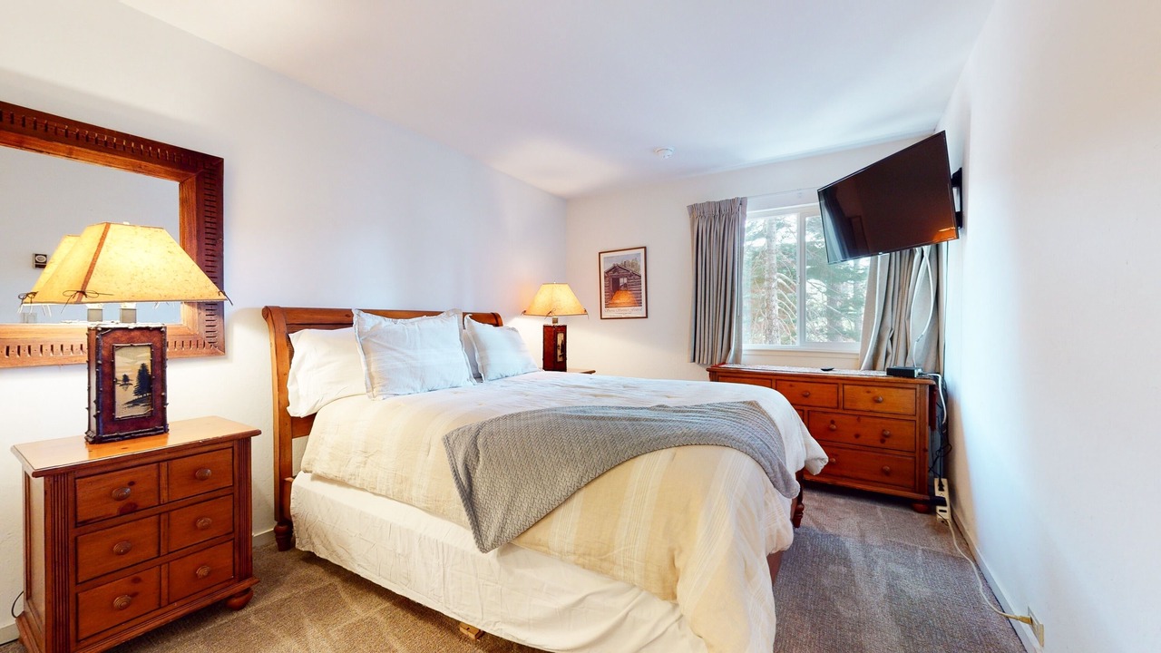 Photo of Bedroom in Mammoth Lakes