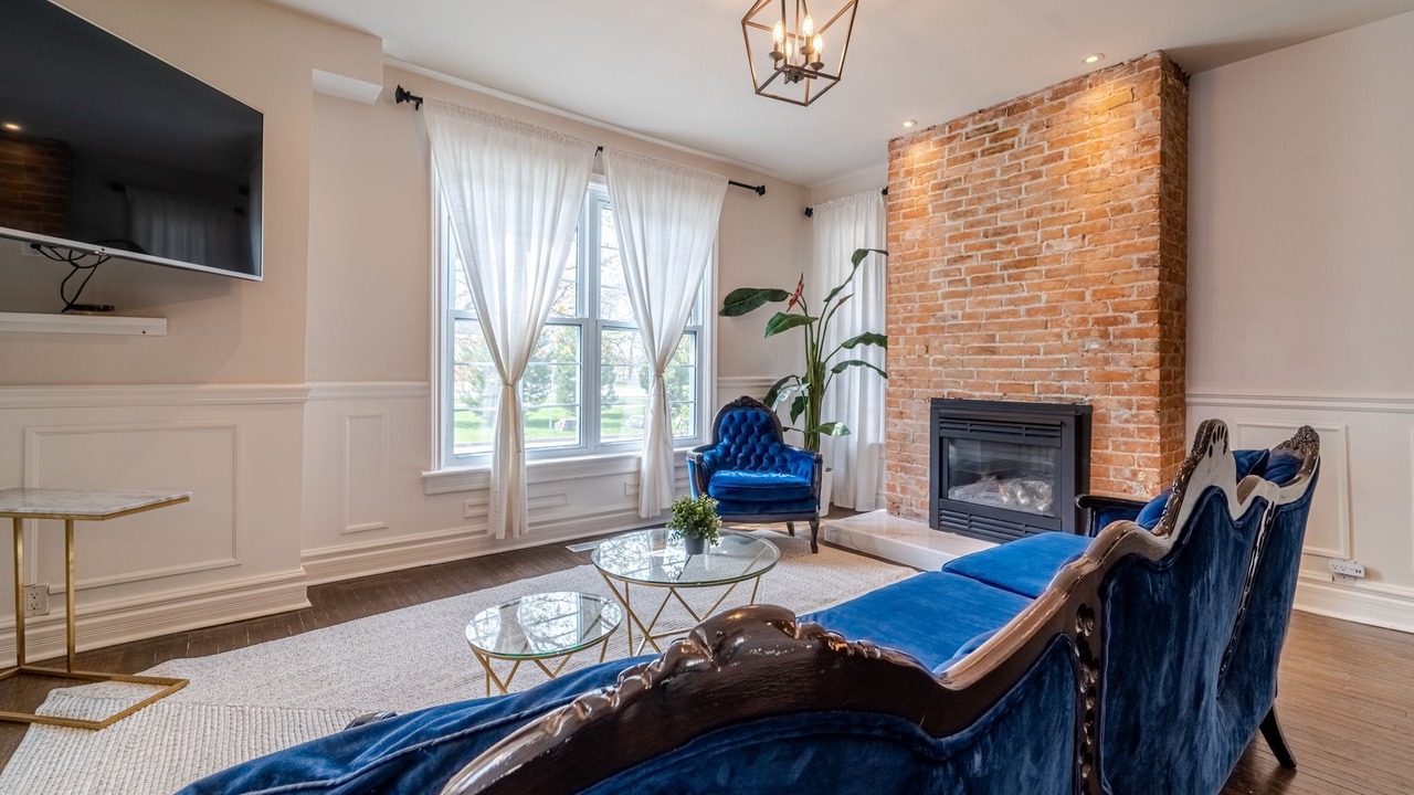 Photo of Livingroom in Niagara Falls