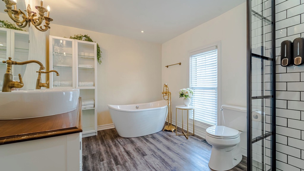 Photo of Bathroom in Niagara Falls
