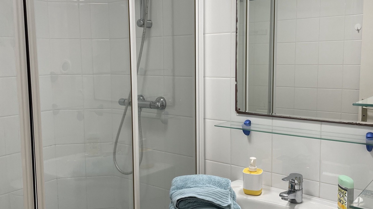 Photo of Bathroom in Douarnenez