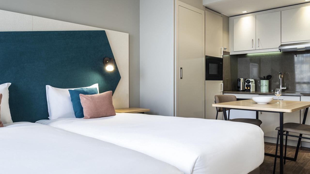 Photo of Bedroom in Suresnes