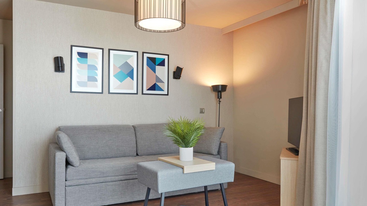 Photo of Bedroom in Suresnes