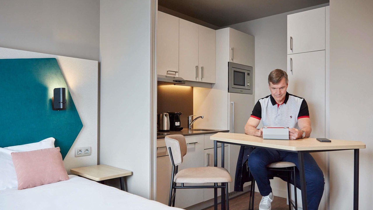 Photo of Bedroom in Suresnes