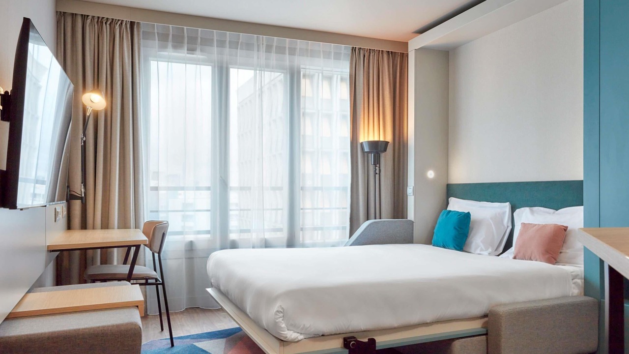 Photo of Bedroom in Suresnes