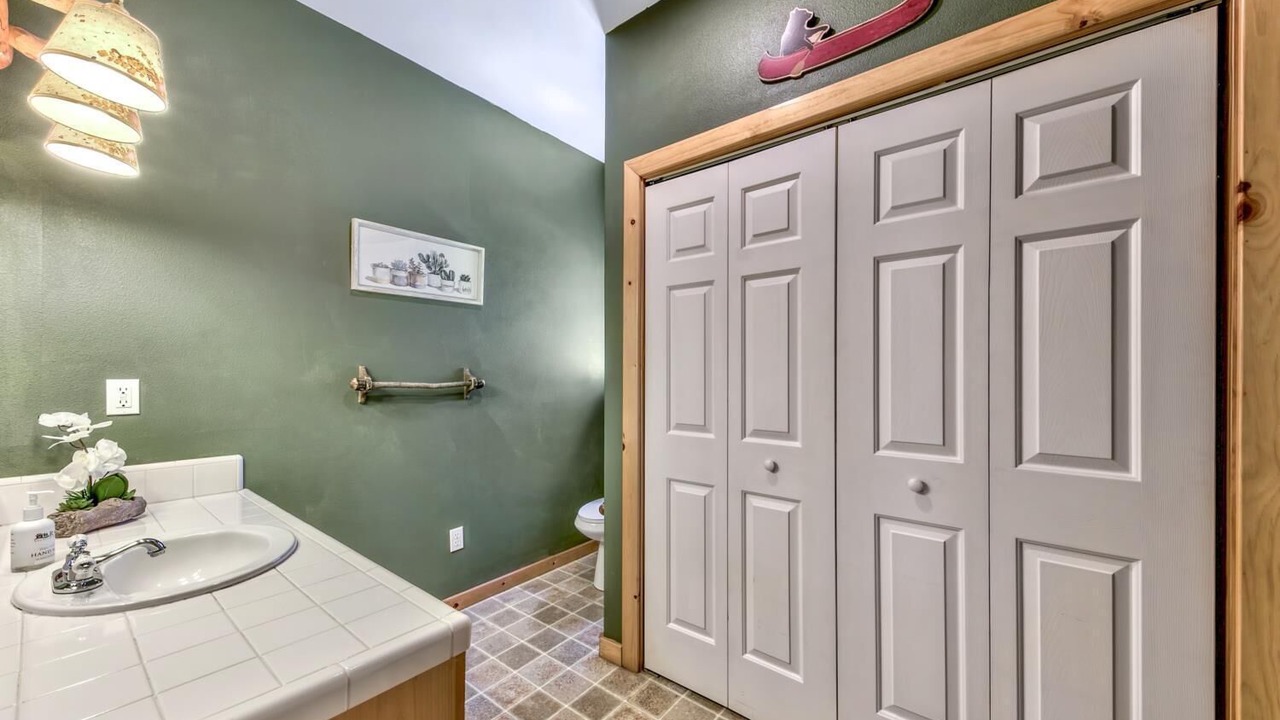 Photo of Bathroom in Country Club Estates