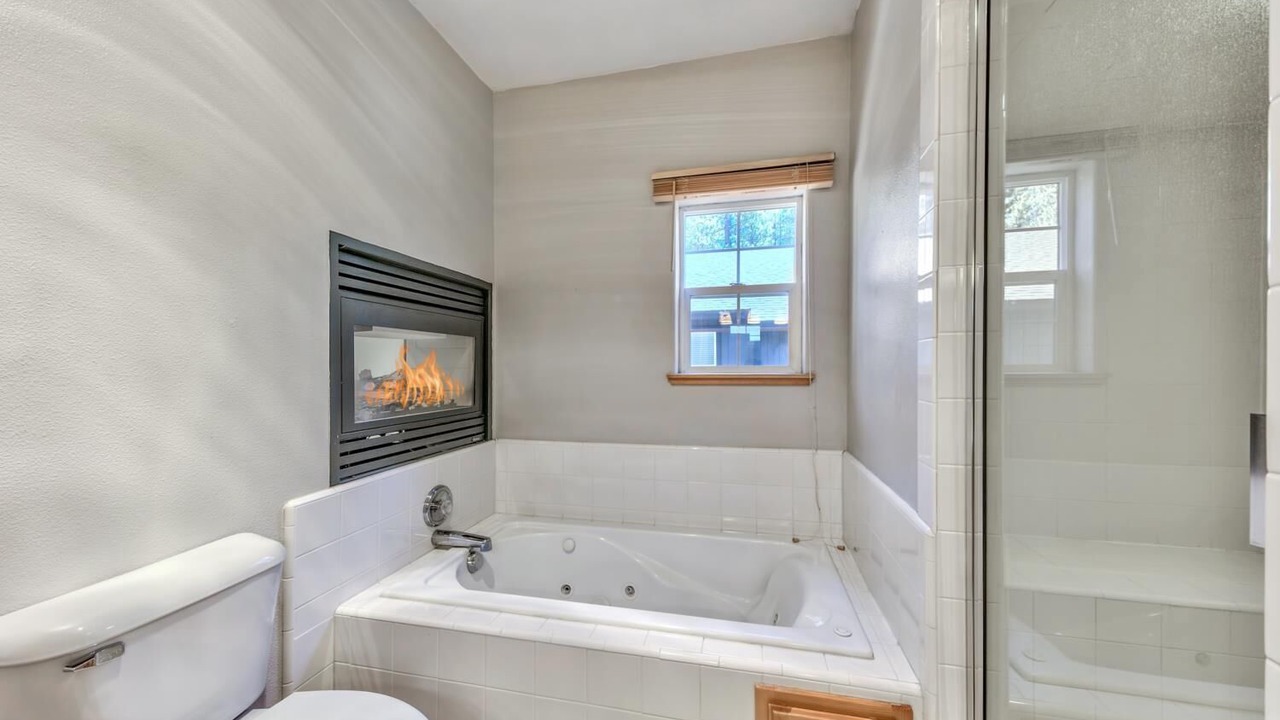 Photo of Bathroom in Country Club Estates