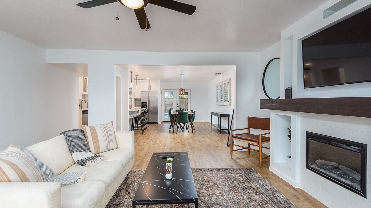 Photo of Livingroom in Scottsdale Estates Nine