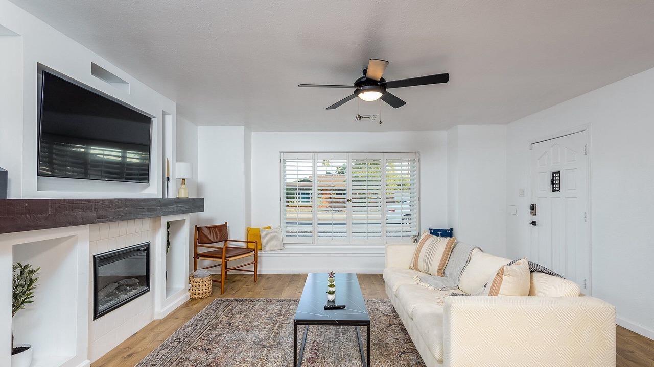 Photo of Livingroom in Scottsdale Estates Nine