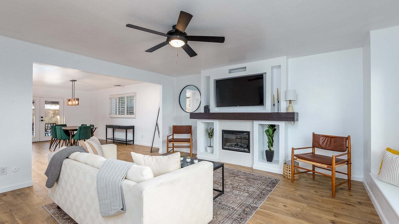 Photo of Livingroom in Scottsdale Estates Nine