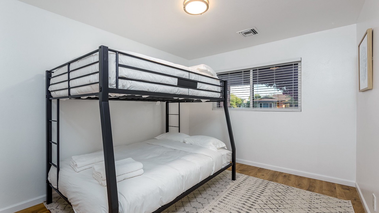 Photo of Bedroom in Scottsdale Estates Nine