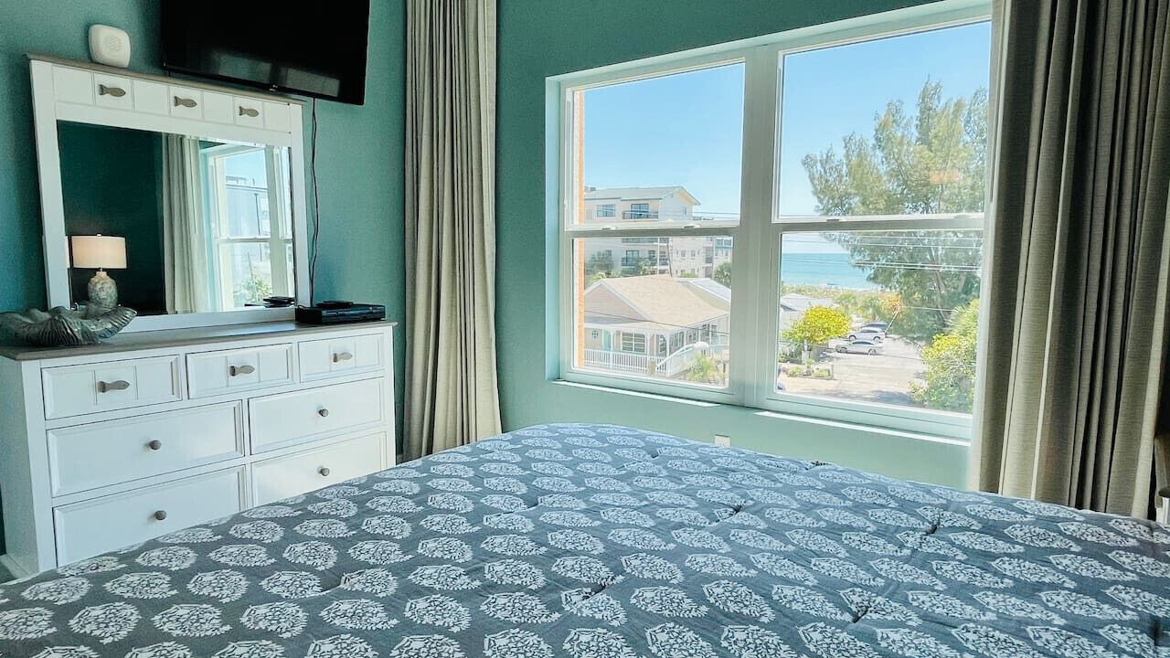 Photo of Bedroom in Madeira Beach