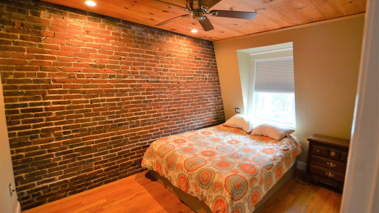 Photo of Others in Central-Maverick Square - Paris Street