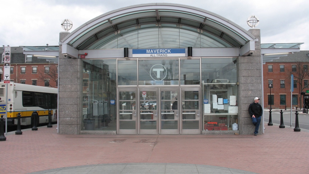 Photo of Others in Central-Maverick Square - Paris Street