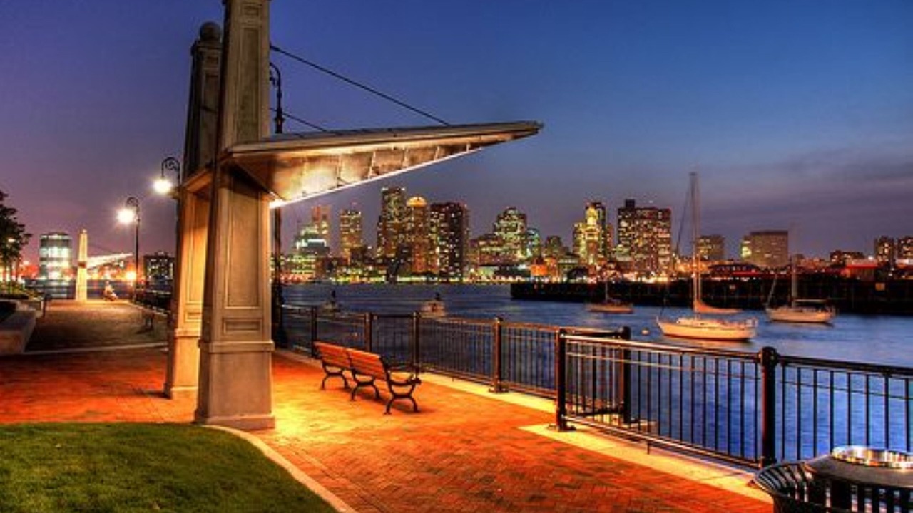 Photo of Others in Central-Maverick Square - Paris Street