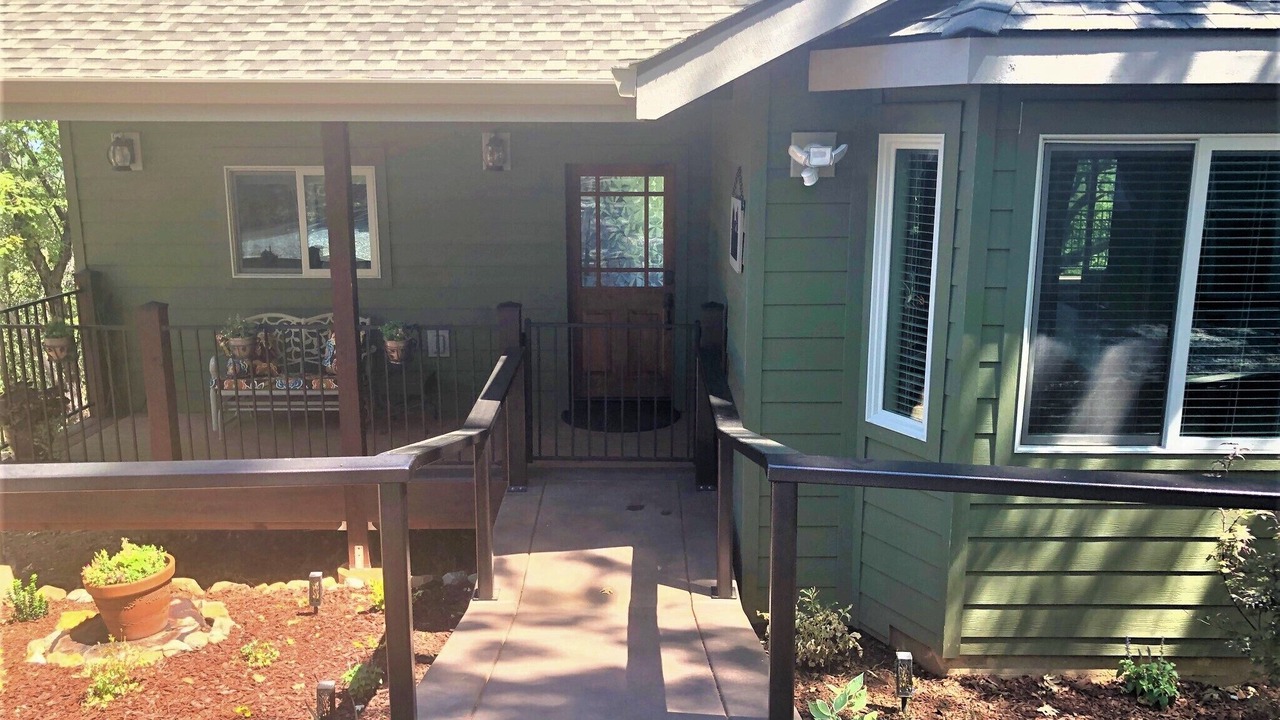 Photo of Patio Balcony in Forest Meadows