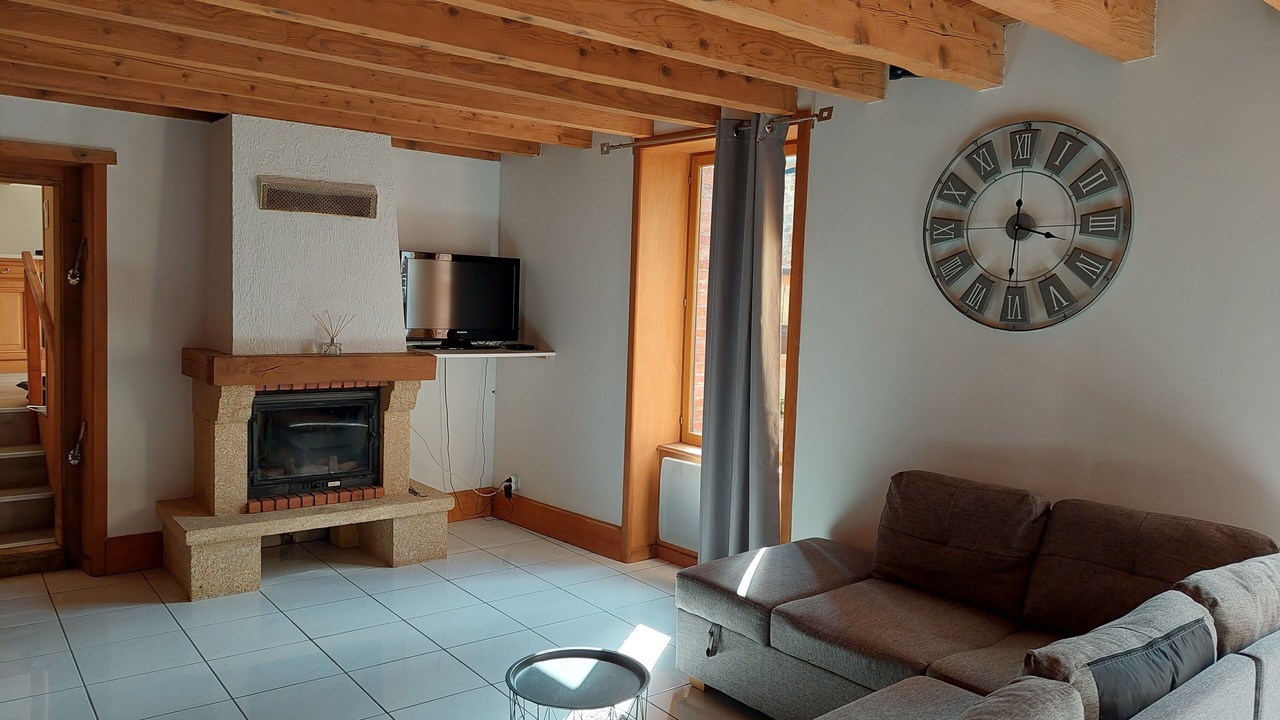 Photo of Livingroom in Poule-les-Echarmeaux