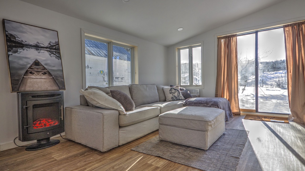 Photo of Livingroom in Bolton-Ouest