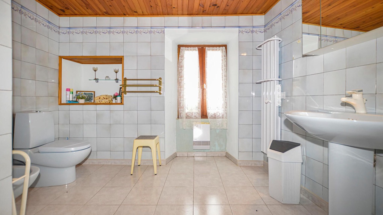 Photo of Bathroom in Morosaglia