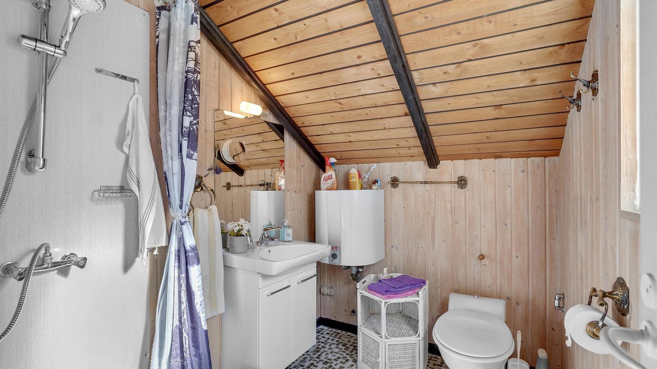 Photo of Bathroom in Dannemare