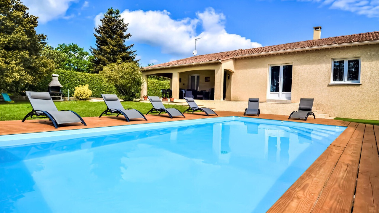 Photo of Outdoor in Saint-Laurent-La-Vernede