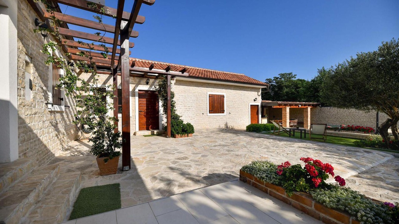 Photo of Outdoor in Lisicici