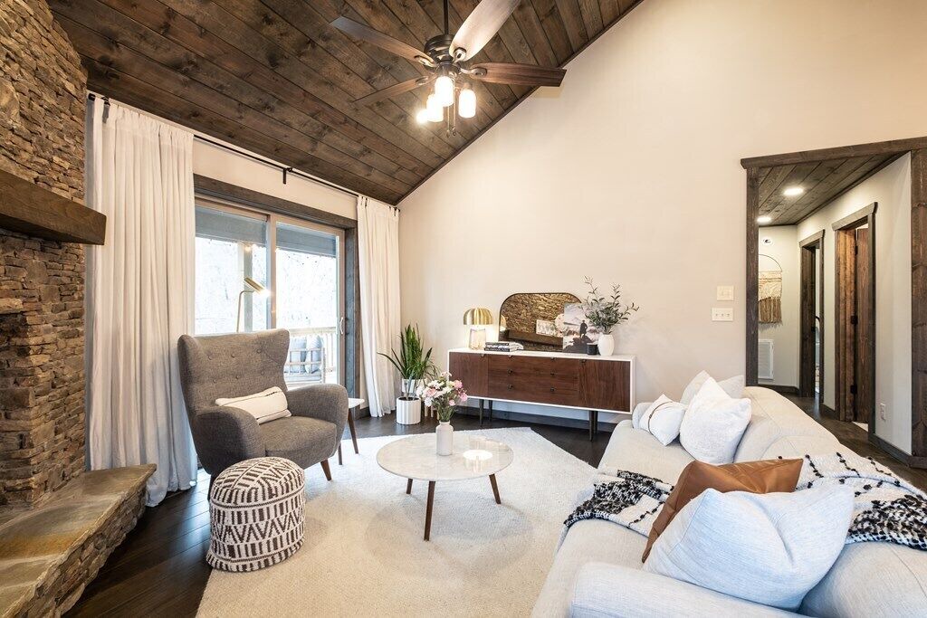 Photo of Livingroom in Murphy