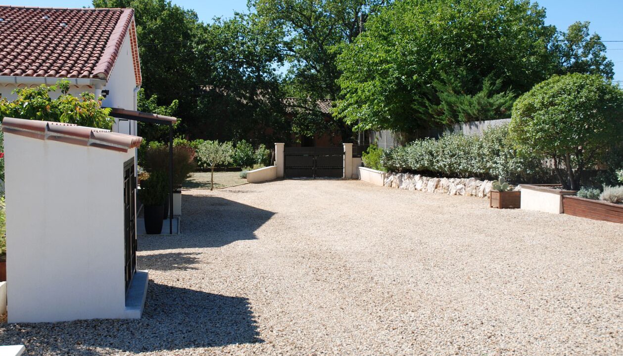 Photo of Outdoor in Saint-Laurent-La-Vernede