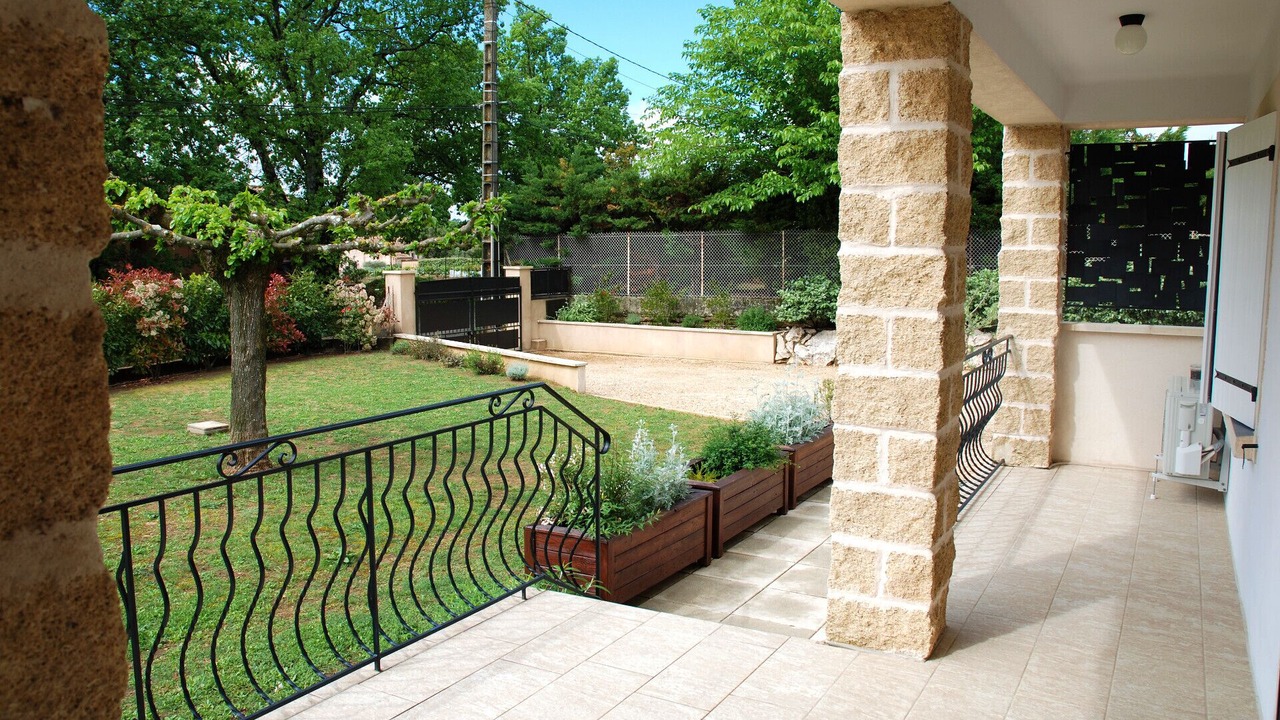 Photo of Outdoor in Saint-Laurent-La-Vernede